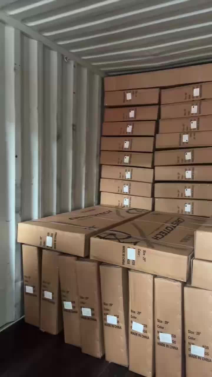 Cajas preparadas dentro de un contenedor, sin personas